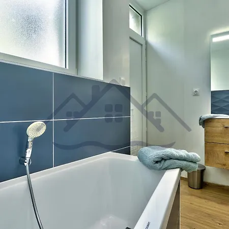 Localise - M8 - Ty Geoland - Maison A Deux Pas Du Centre Avec Jardin Au - Wifi Inclus - Animaux Bienvenus- Linge De Lit Inclus Vakantiehuis *